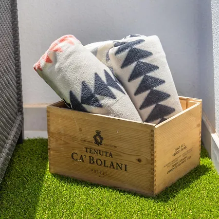 Apartament Sleek & Stylish 2br With Large Private Terrace - Close To Saint Julian's & Tigne Shopping Mall *