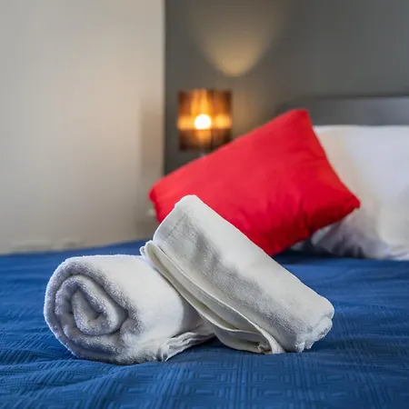 Sleek & Stylish 2br With Large Private Terrace - Close To Saint Julian's & Tigne Shopping Mall Apartament