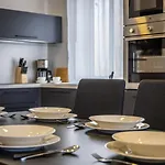 Sleek & Stylish 2br With Large Private Terrace - Close To Saint Julian's & Tigne Shopping Mall Apartman