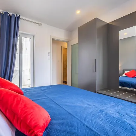 Sleek & Stylish 2br With Large Private Terrace - Close To Saint Julian's & Tigne Shopping Mall * Sliema