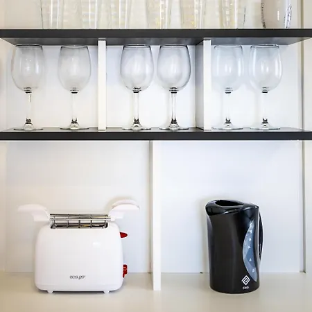 Sleek & Stylish 2br With Large Private Terrace - Close To Saint Julian's & Tigne Shopping Mall Sliema