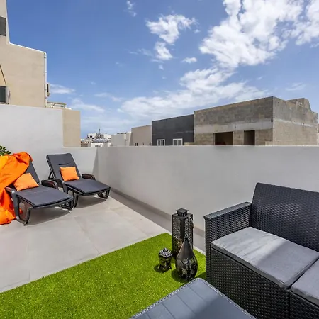 Sleek & Stylish 2br With Large Private Terrace - Close To Saint Julian's & Tigne Shopping Mall * スリーマ