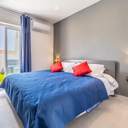 Sleek & Stylish 2br With Large Private Terrace - Close To Saint Julian's & Tigne Shopping Mall * スリーマ